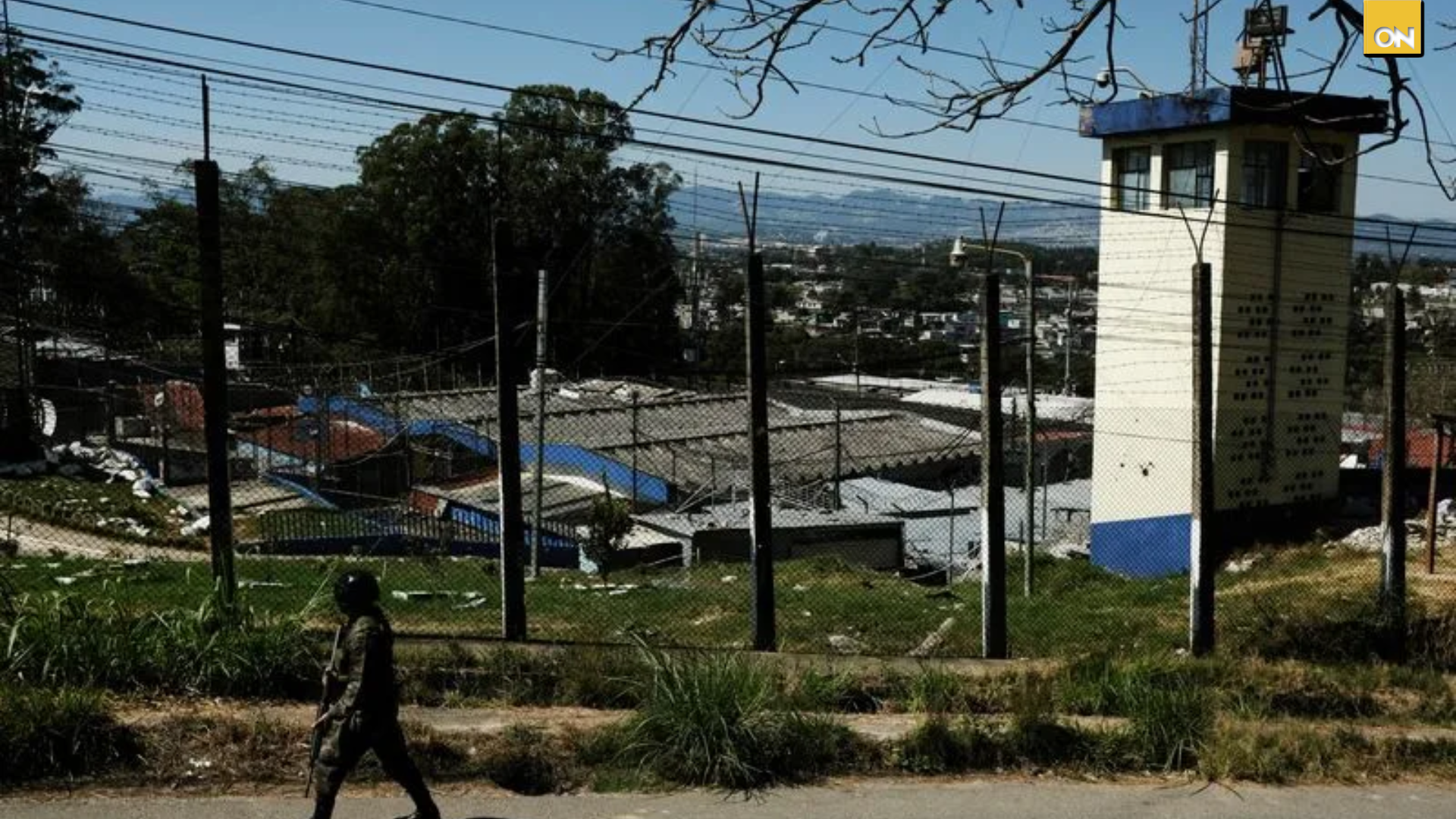 Guatemala no negociará con pandilleros que han tomado 46 guardias como rehenes en tres cárceles del país