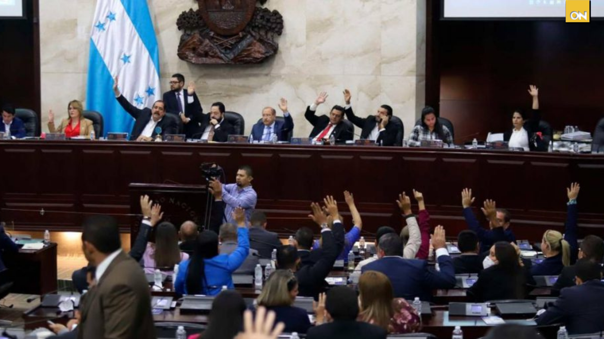 Luchas por el control del CN evidencias viejos vicios del bipartidismo, según analistas