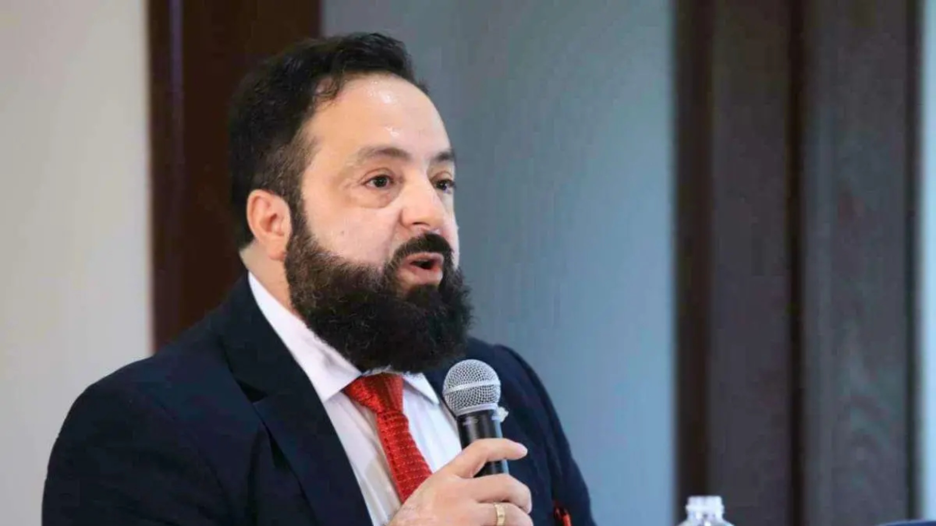 Con su salida del Congreso, Luis Redondo advierte sobre un “golpe electoral” y la usurpación de la voluntad popular