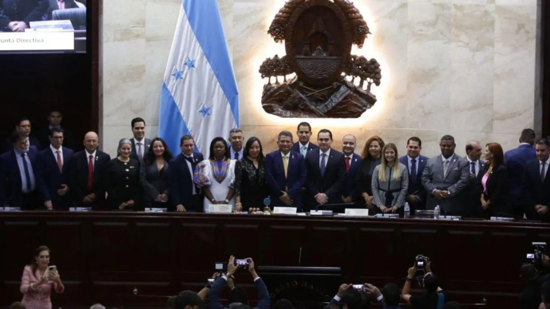 Revelan los salarios de los integrantes de la Junta Directiva del Congreso Nacional