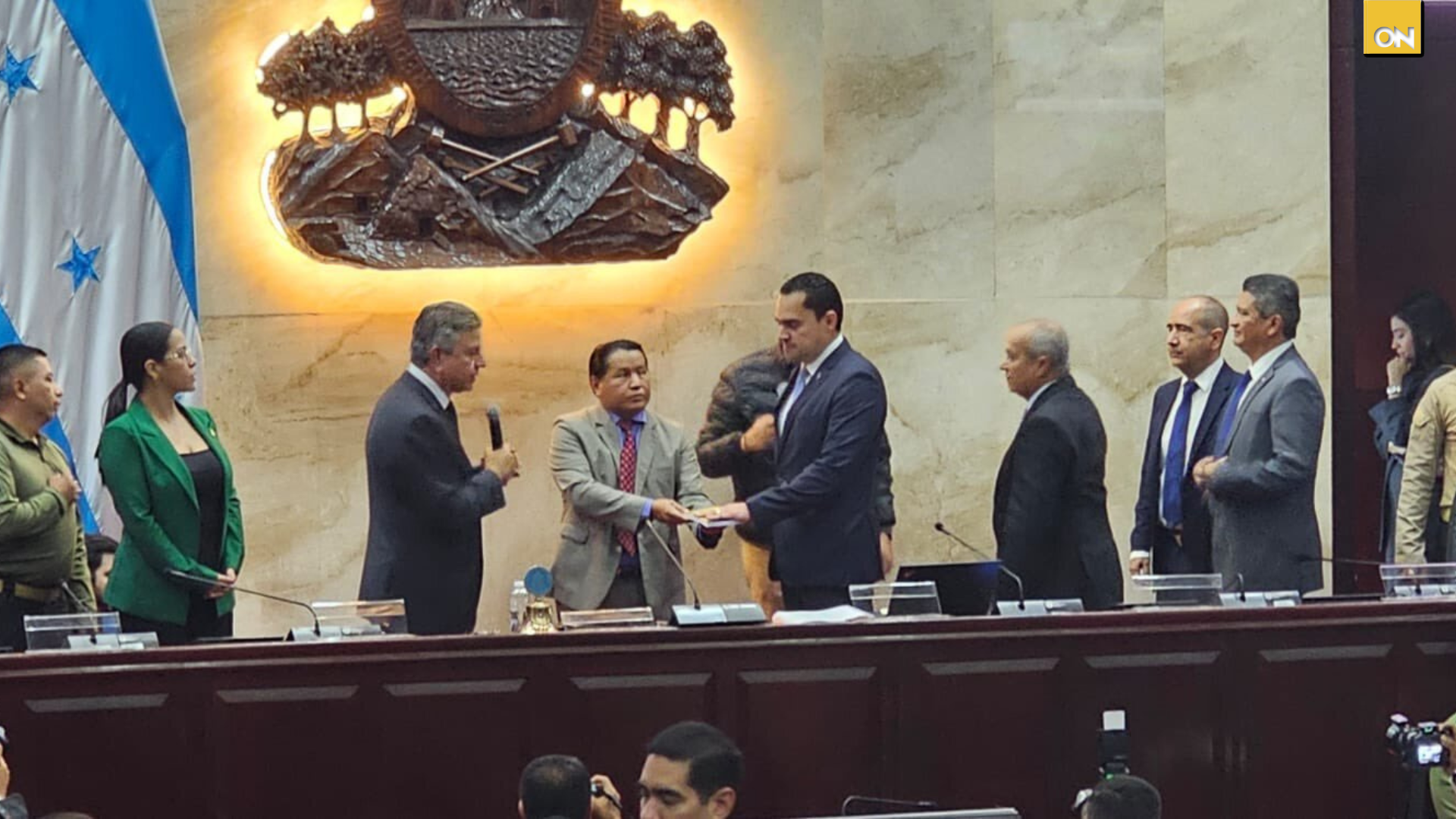 Se instala Junta Directiva provisional del Congreso con Tomás Zambrano al frente