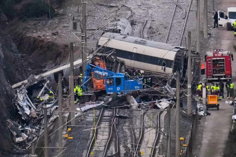 Un fallecido y cuatro heridos graves por accidente de tren en Barcelona