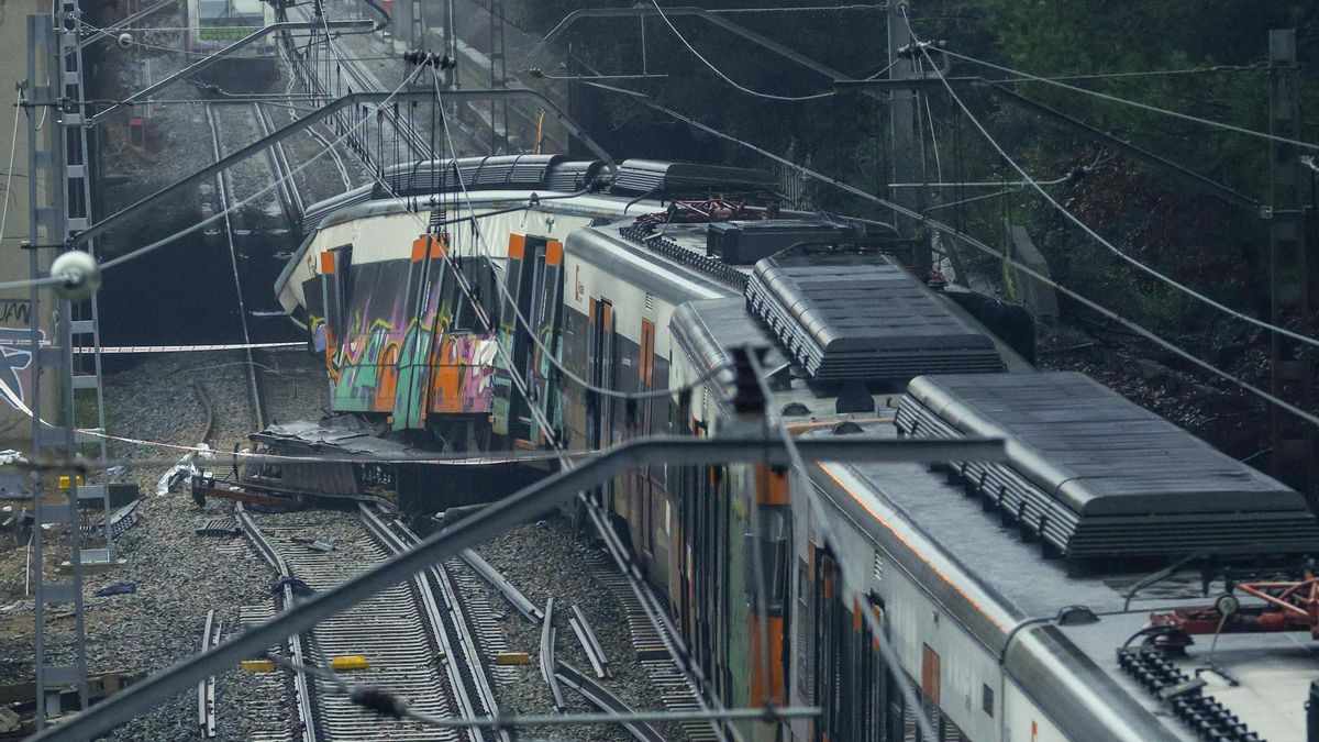 Un fallecido y cuatro heridos graves por accidente de tren en Barcelona, España