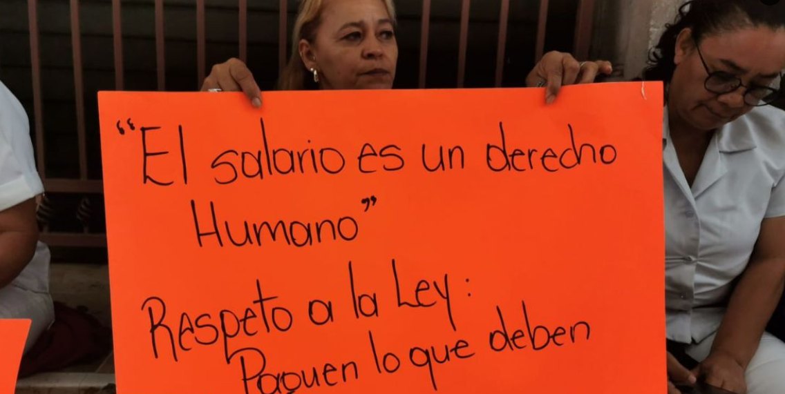 Personal de salud bloquea accesos a la Secretaría de Finanzas en Tegucigalpa