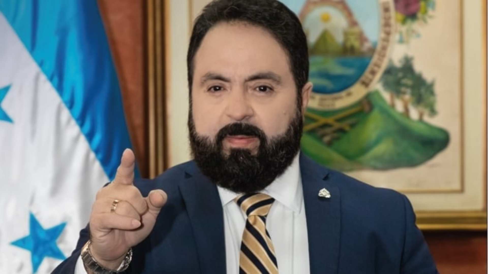Luis Redondo convoca a Comisión Permanente y genera reacciones: “A lo mejor harán intercambio de regalos”