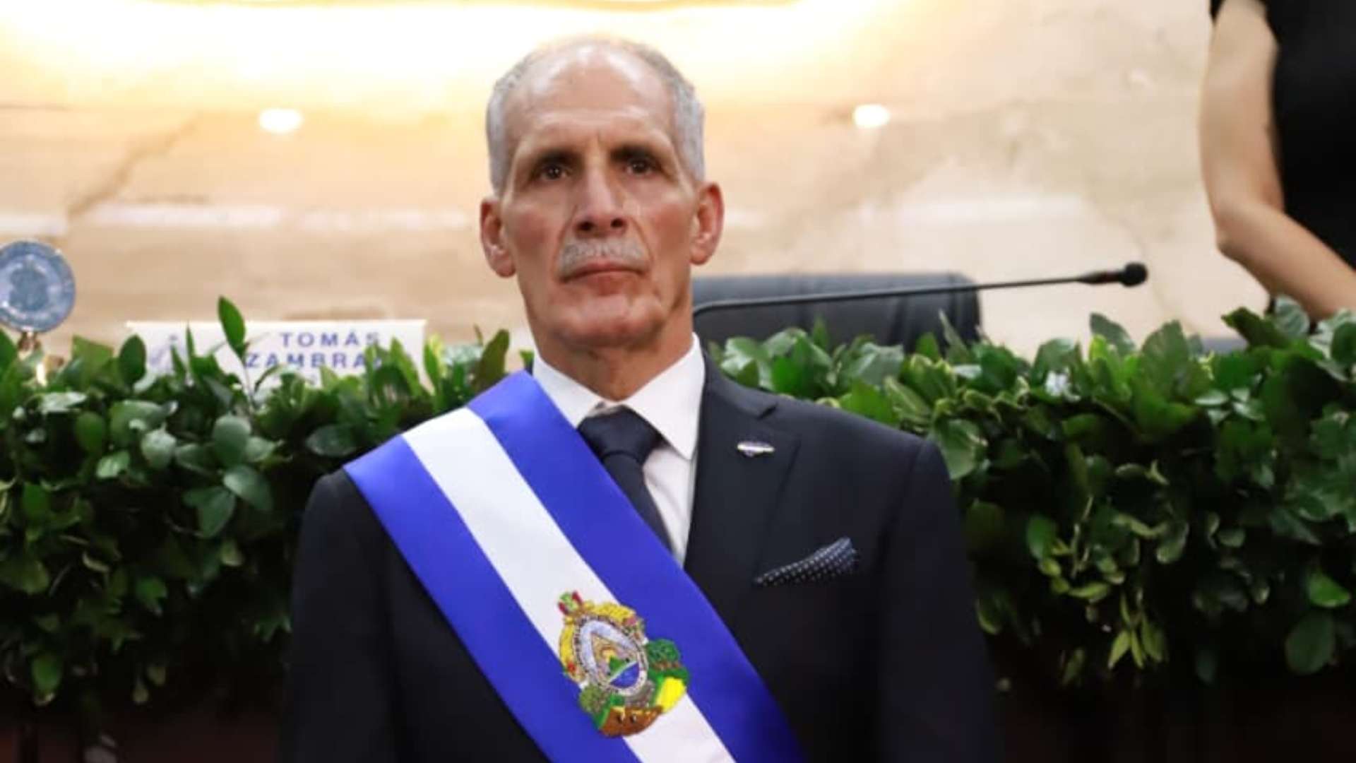 Nasry Asfura dice no a retrato presidencial en instituciones