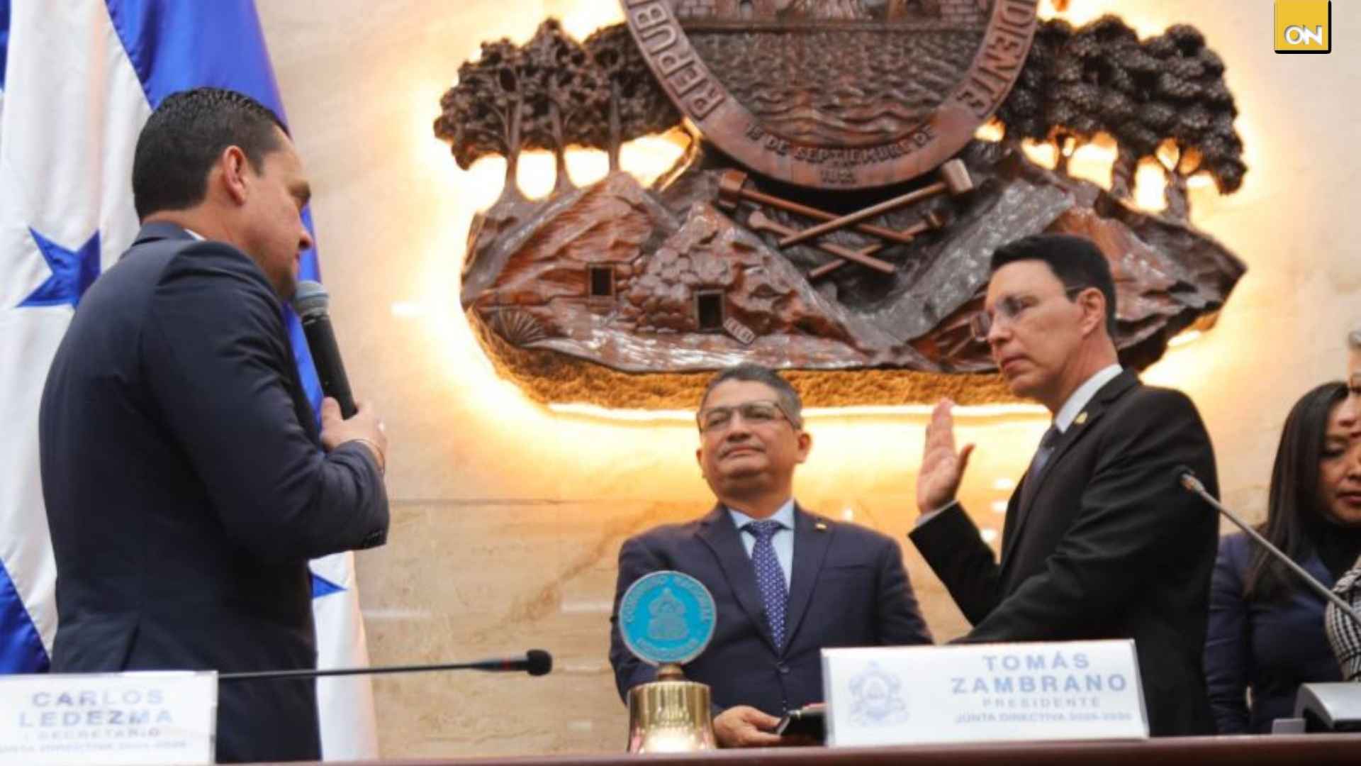 CN juramenta al nuevo Procurador General de la República Dagoberto Aspra