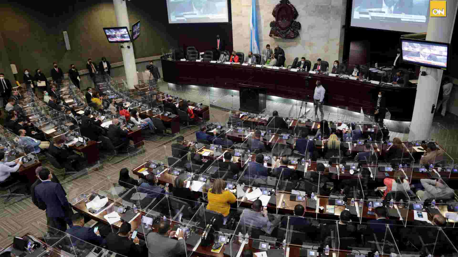 Congreso Nacional en controversia por propuestas de diputados