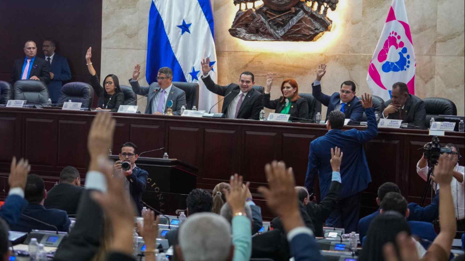 ¿En casi un mes, cuántos proyectos presentados supera el nuevo Congreso Nacional?