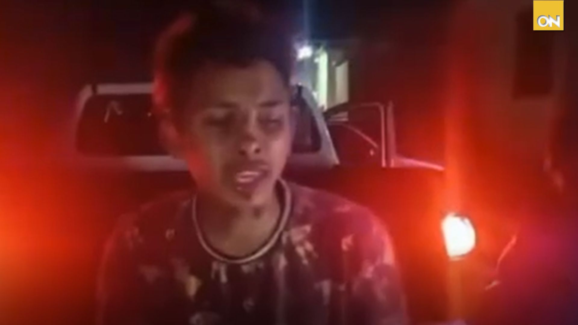 Joven hondureño causa revuelo en las redes afirmando que lo detienen por "¡Guapo!"