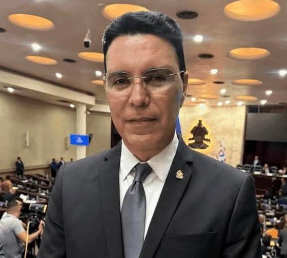 PGR investiga bufetes que figuran en múltiples demandas contra el Estado, buscando esclarecer posibles irregularidades.