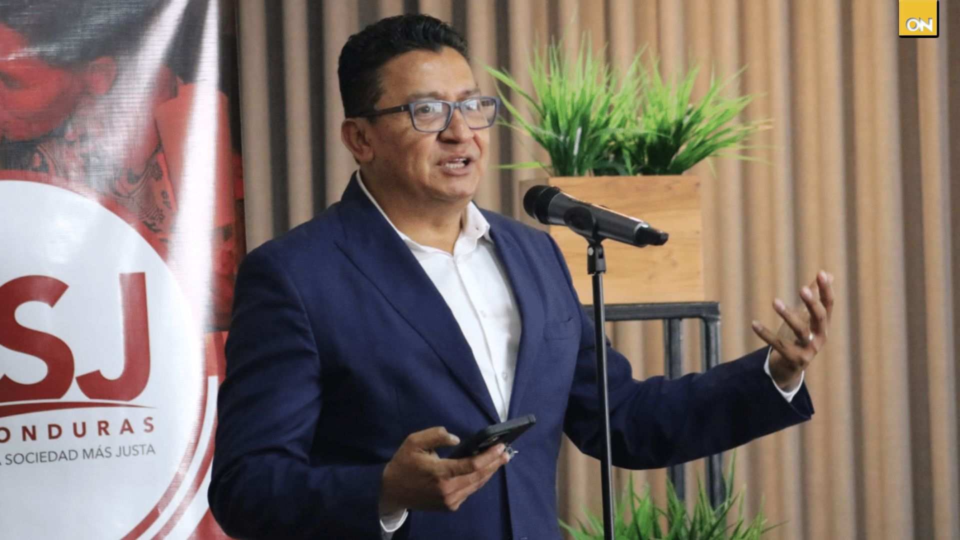 Embargos millonarios exponen la crisis financiera, advierte Carlos Hernández de ASJ