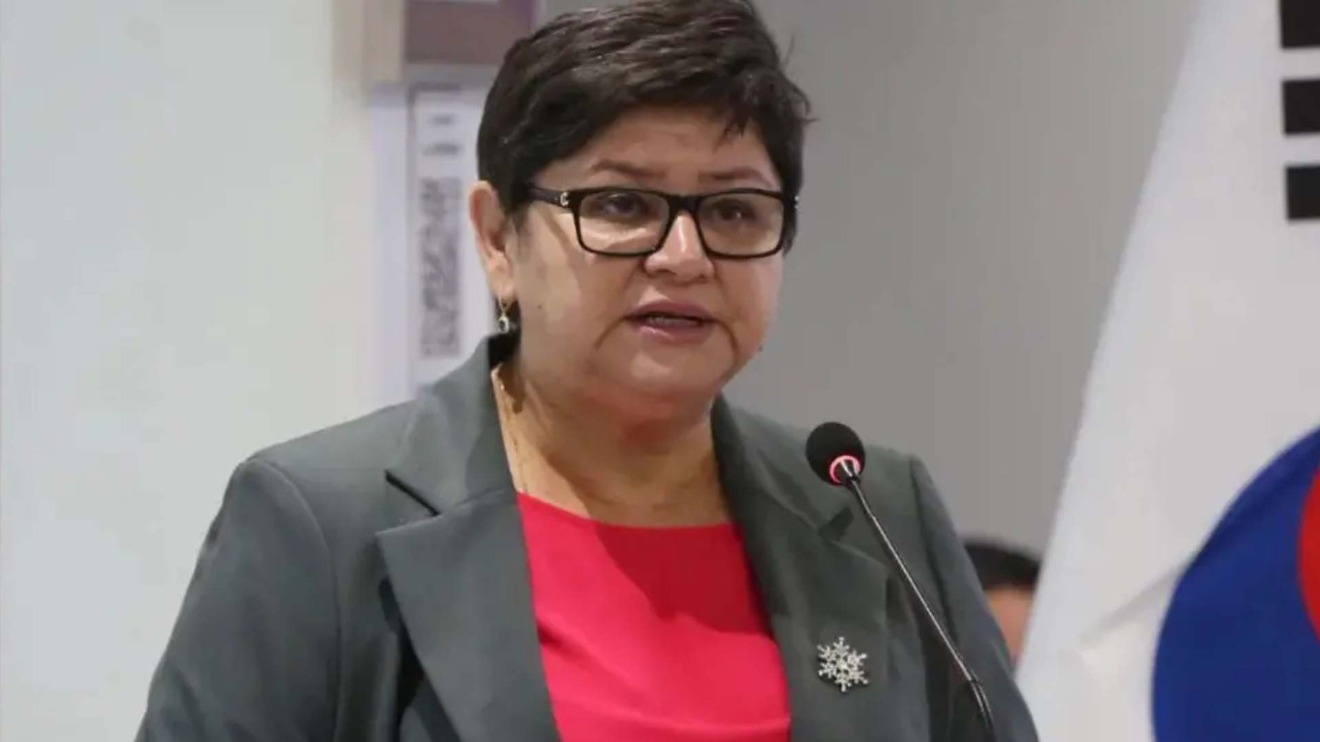Cancelación de contrato para exministra de Salud, Carla Paredes