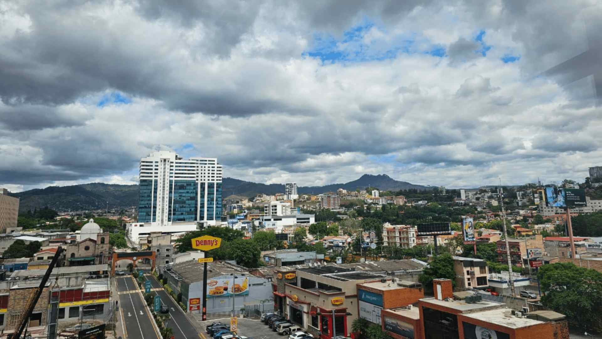 Condiciones secas y cálidas predominarán este lunes 9 de marzo en Honduras, según Cenaos