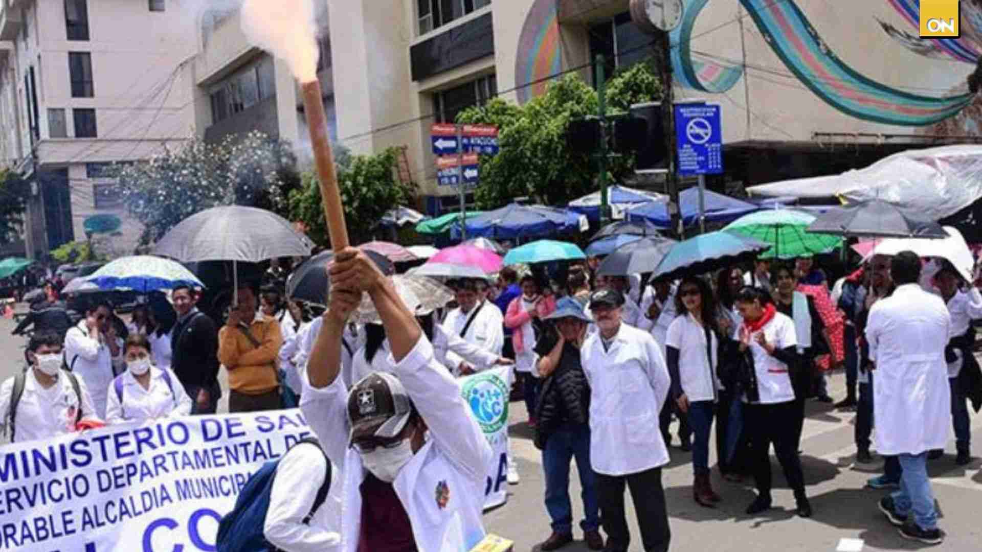 ¿Cuántos médicos podrían ser despedidos tras Semana Santa? Esto advierte el CMH