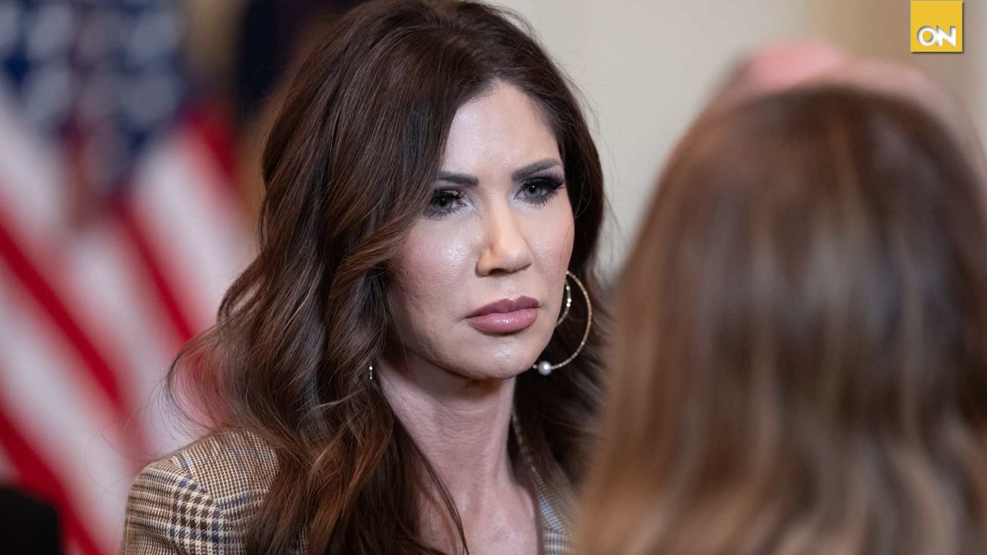 Demócratas del Senado buscan investigar a Kristi Noem por presunto perjurio