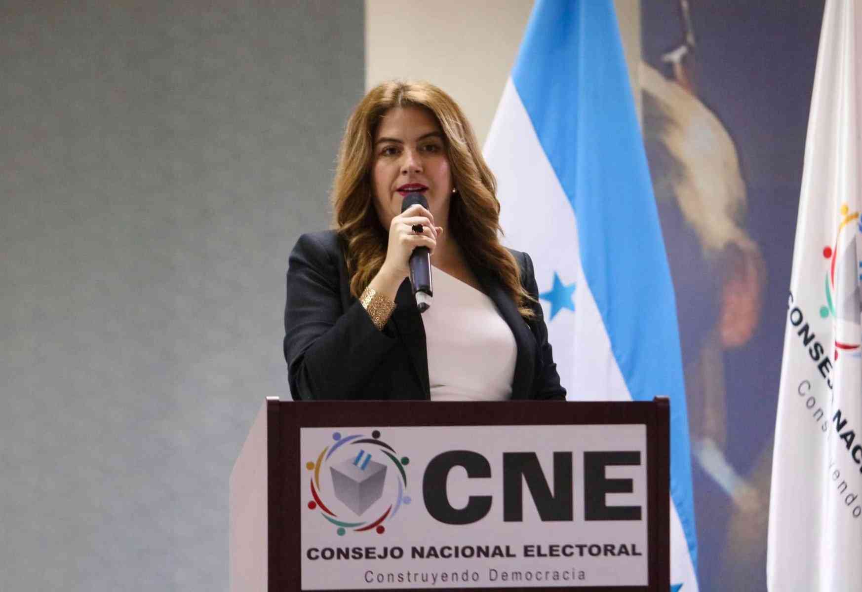 Cossette López