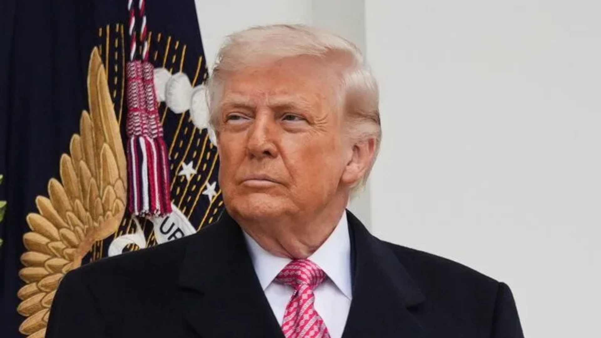 Donald Trump insta a sus aliados a “tomar” el combustible bloqueado en el estrecho de Ormuz