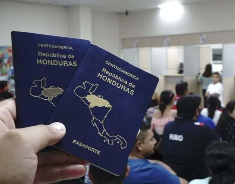 María Antonieta pasaportes diplomáticos