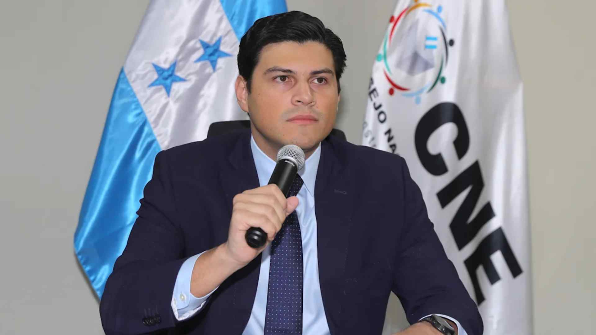 "Vamos a seguir ejerciendo nuestro cargo con honradez": Marlon Ochoa se defiende ante posible juicio político en el CN
