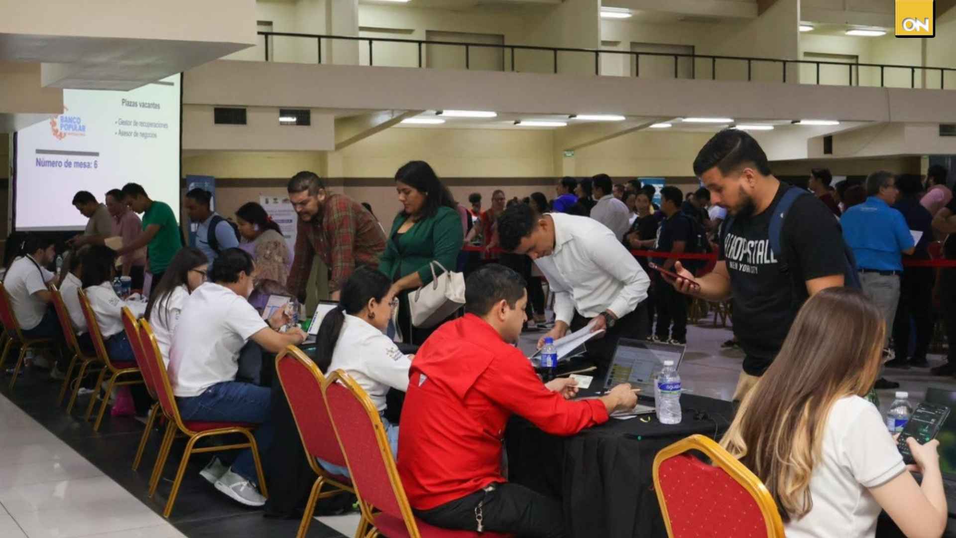 Más de cuatro millones de hondureños enfrentan problemas para encontrar empleo, según informe de Gobierno