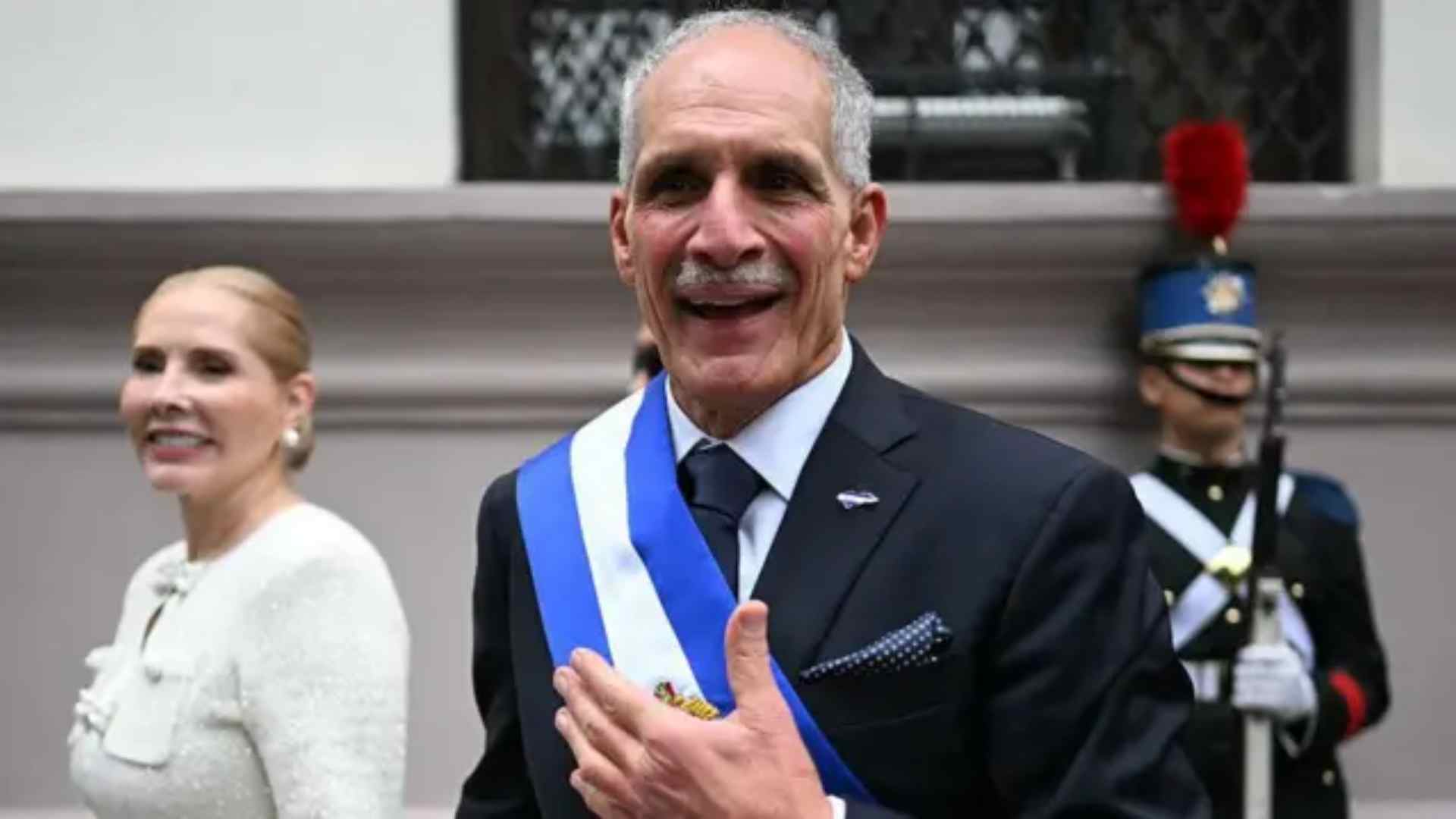Nasry Asfura llama a la paz en medio de tensiones mundiales