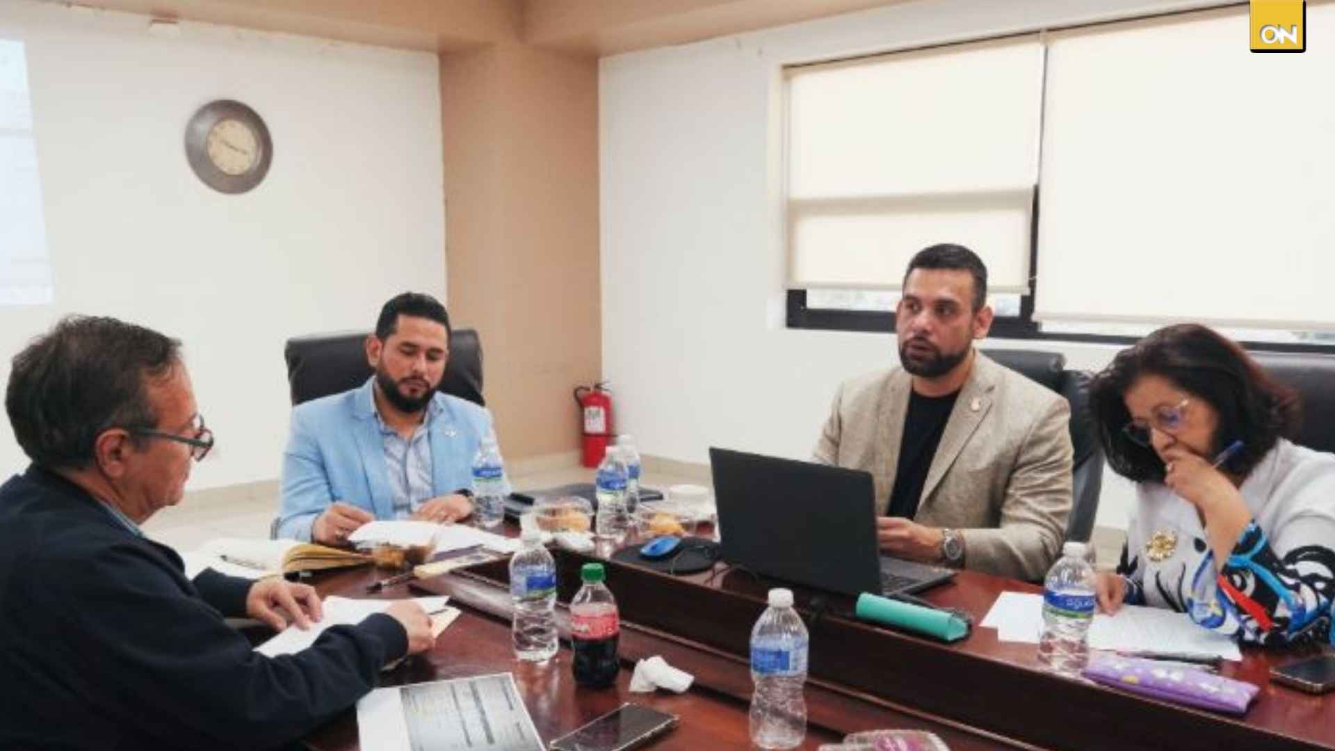 Salud y CMH sostienen reunión clave sobre el sistema sanitario