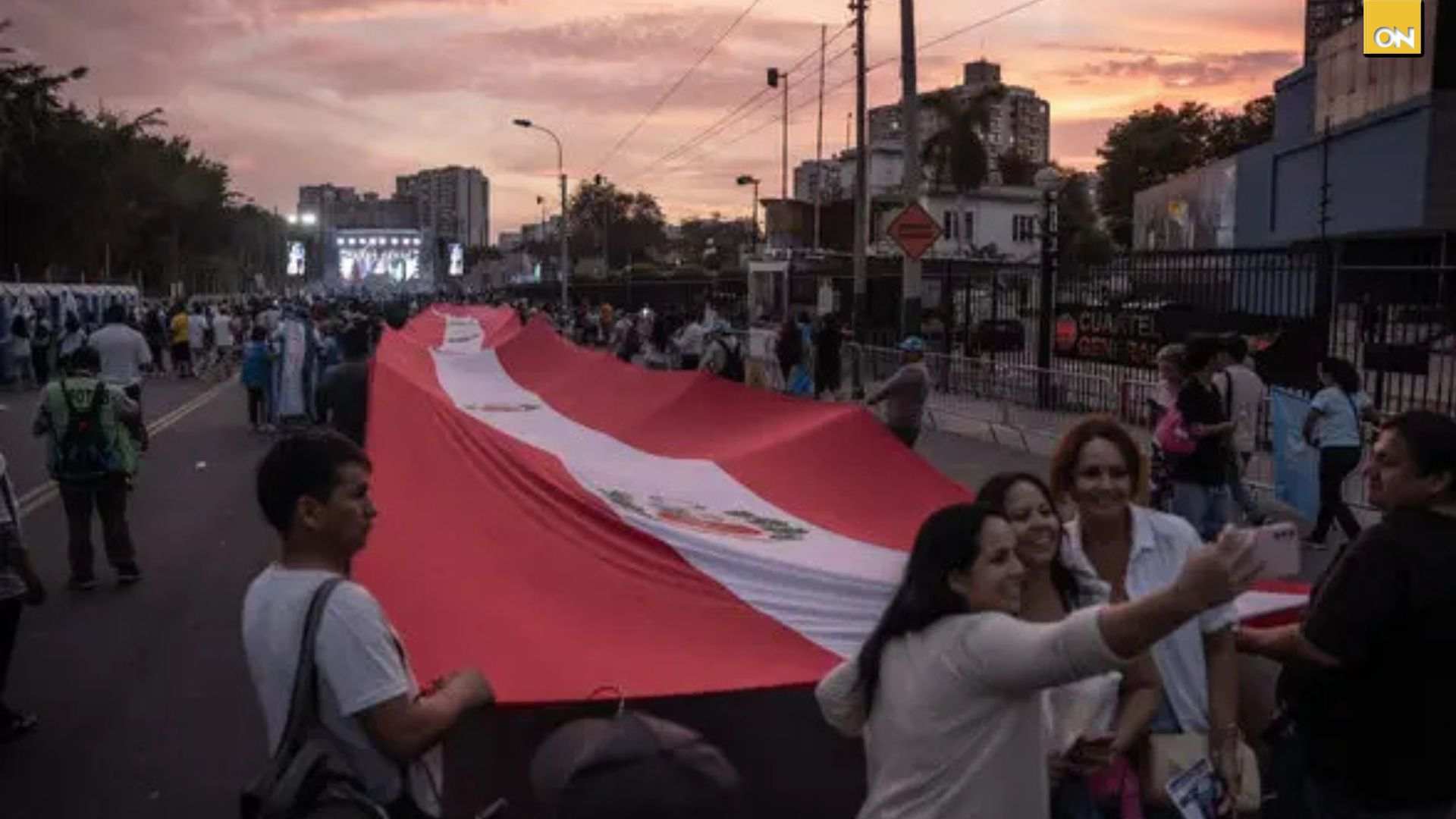 Elecciones en Perú inician con demoras en la entrega de material electoral