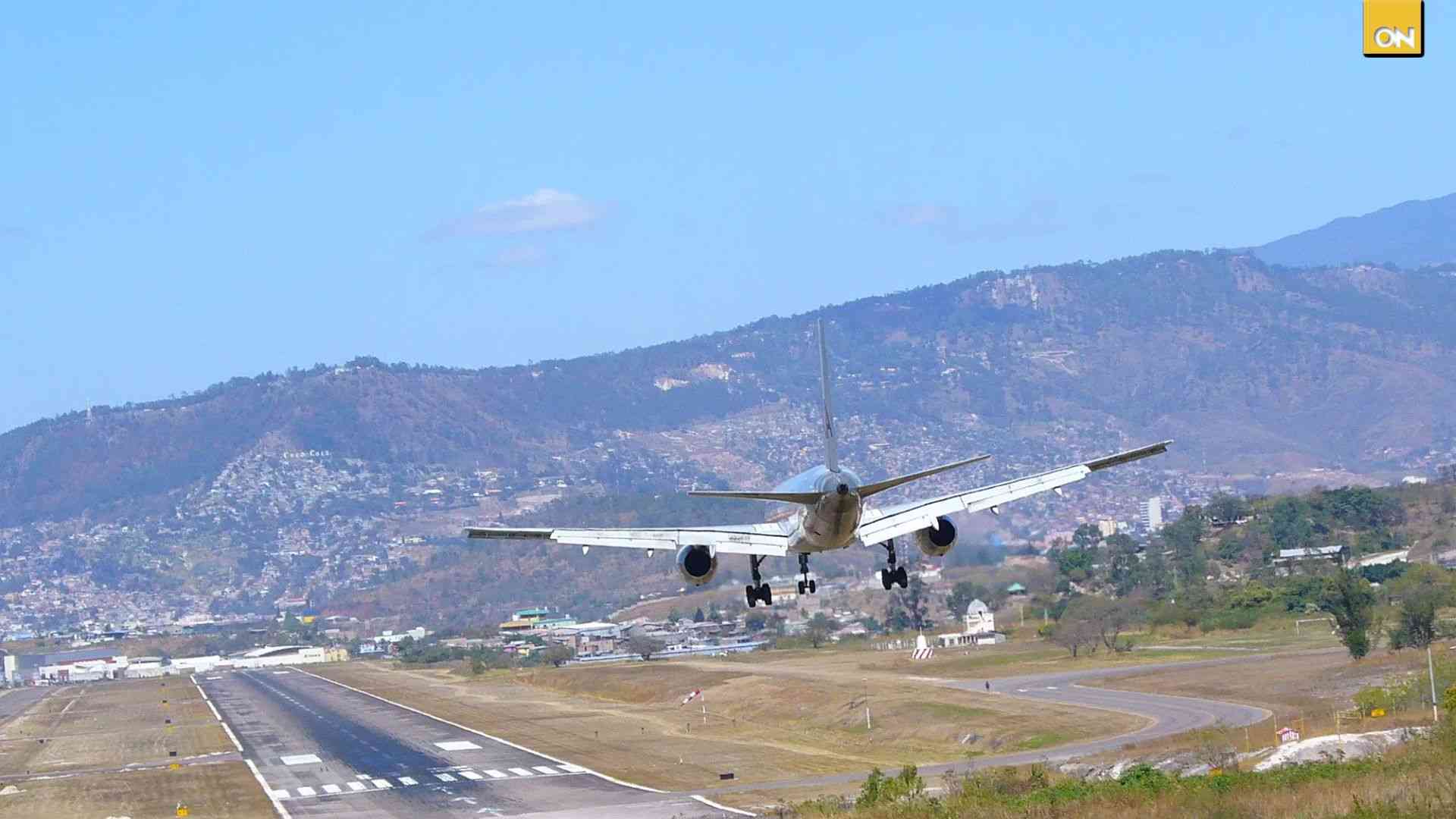 Entre silencio y pocos vuelos a la región, Toncontín reabre el debate sobre su futuro como aeropuerto internacional