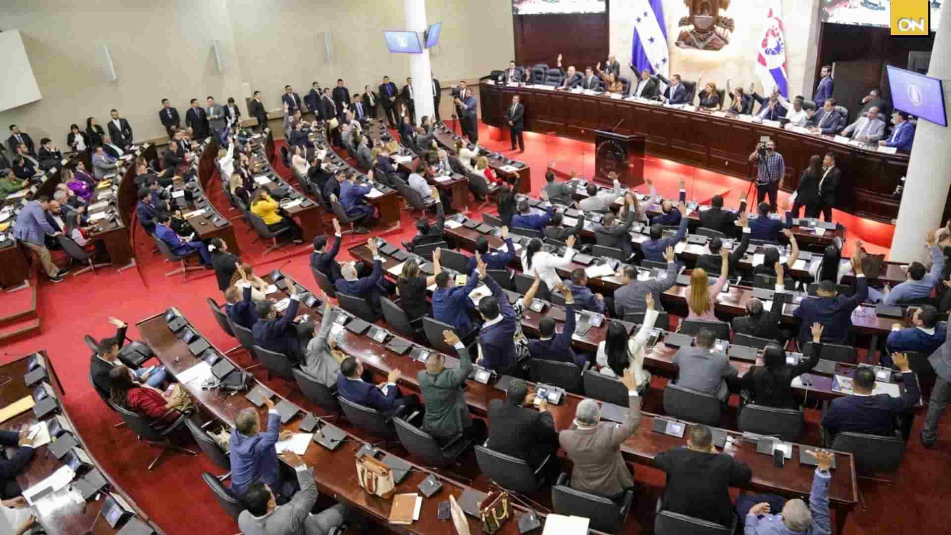 Presentan en el hemiciclo legislativo reformas a la Ley Orgánica del CN para eliminar la Comisión Permanente