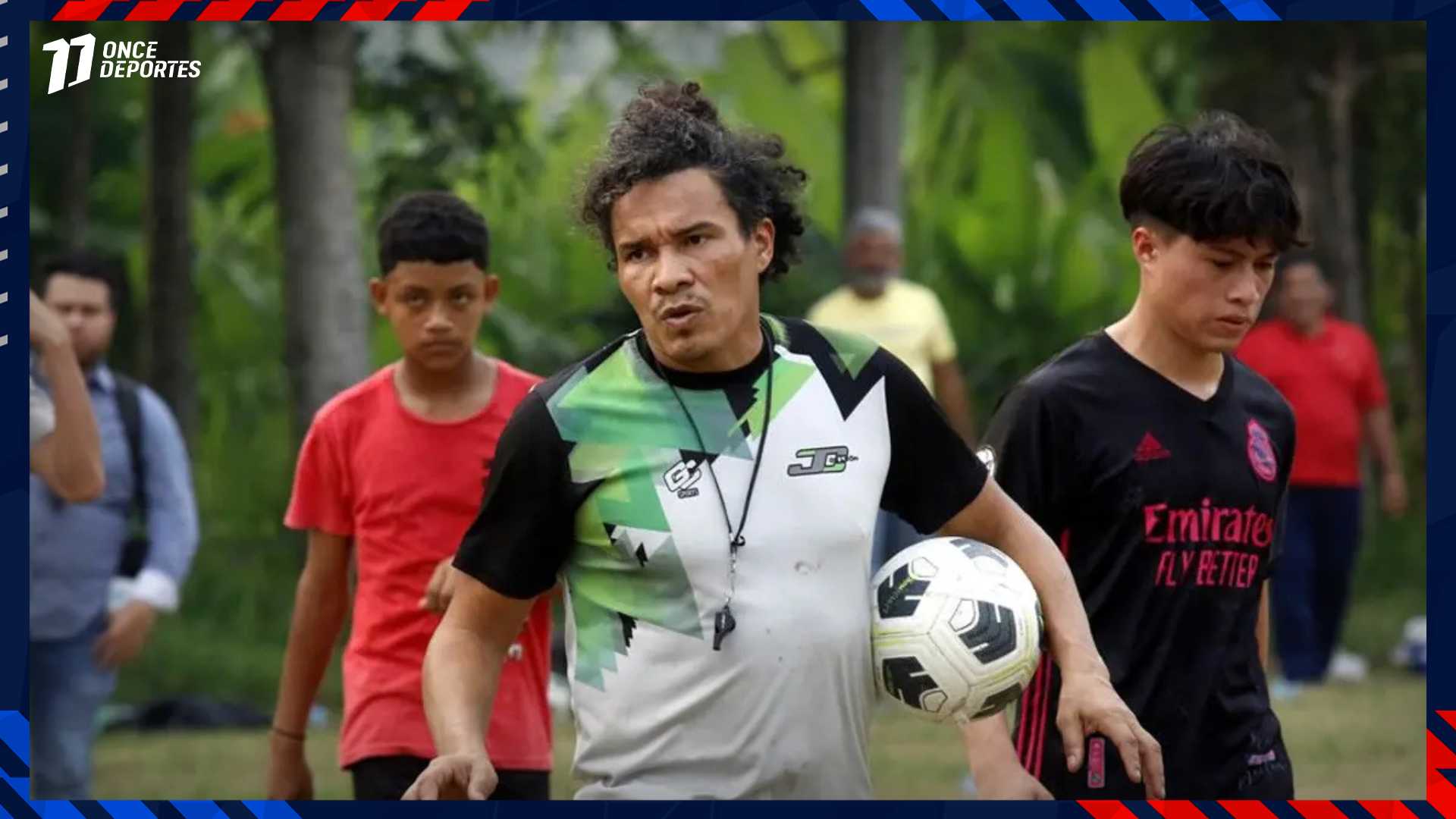 Rambo de León Honduras Liga Nacional Entrenando niños platense Italia