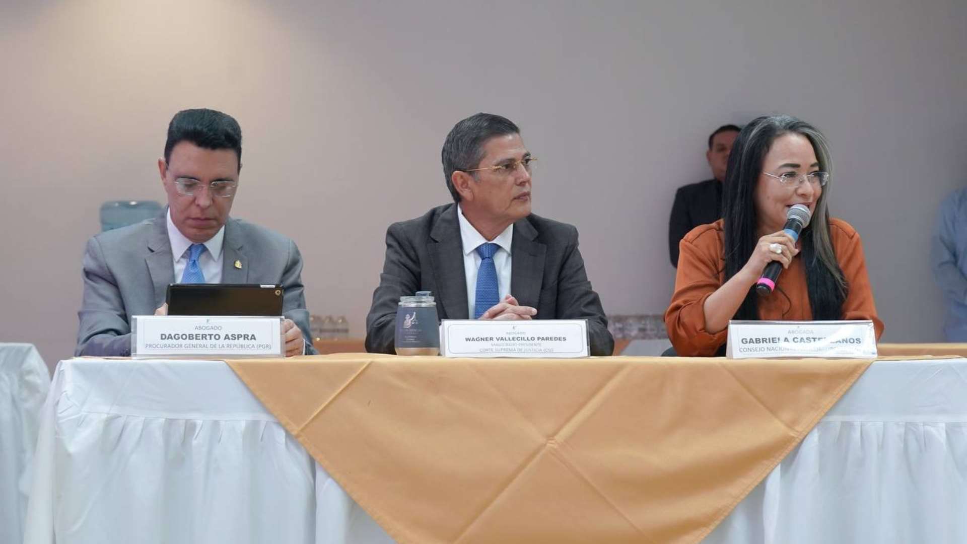 Honduras blinda su lucha anticorrupción con alianza entre PGR, CNA y CSJ
