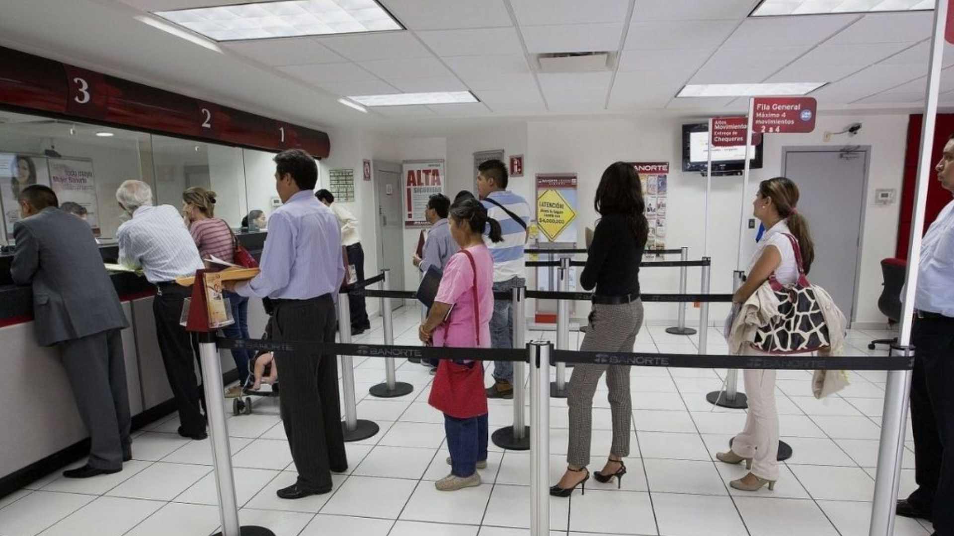 Feriado del 14 de abril: así atenderán los bancos en Honduras