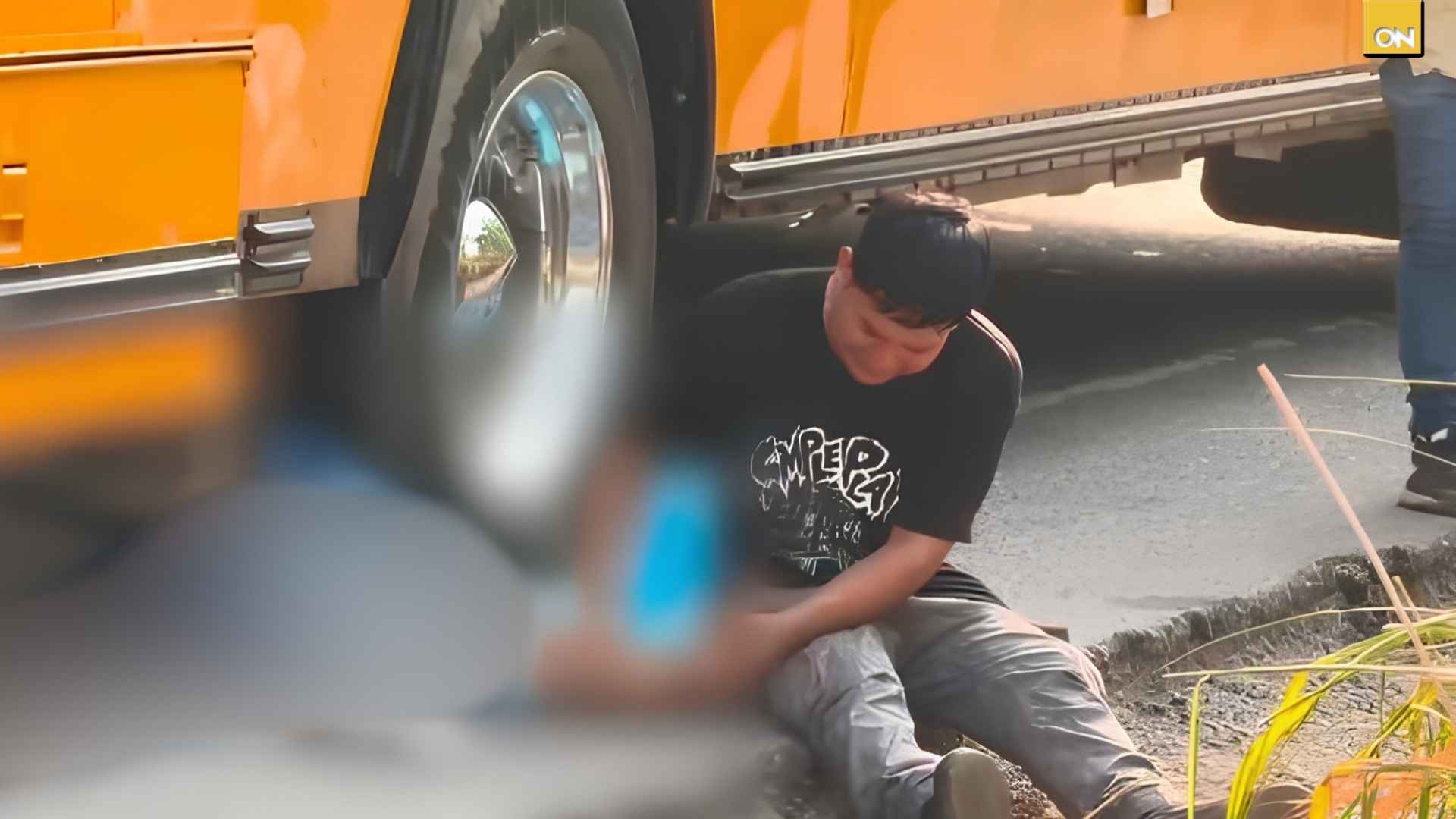 En vísperas del Día de la Madre, un joven llora de dolor al perder a su mamá tras ser atropellada en Cofradía, Cortés