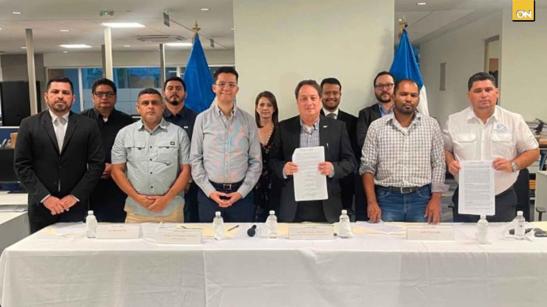 Gobierno y transportistas acuerdan libre circulación tras dos días de protestas