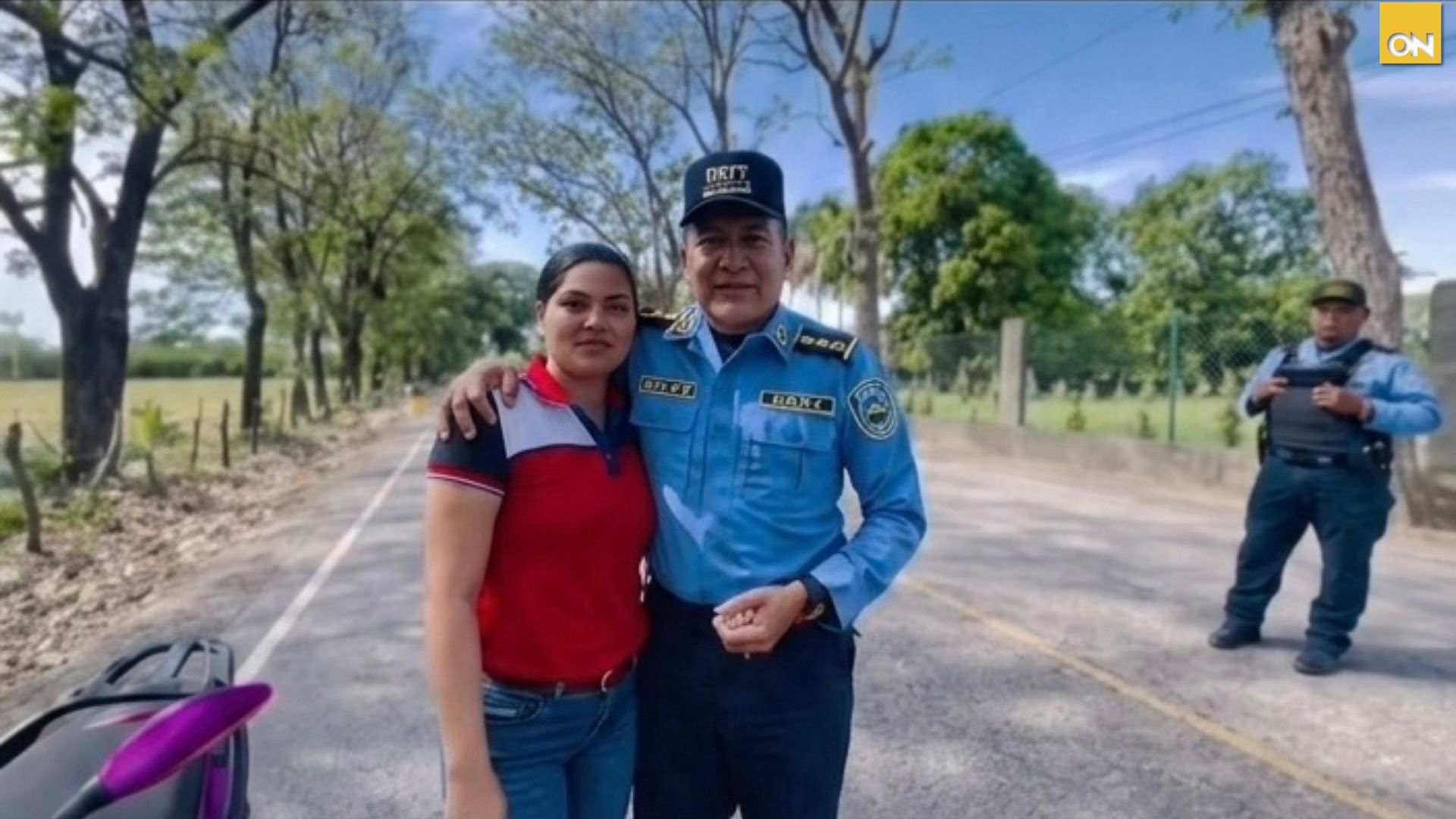 viral policía propuesta conquista