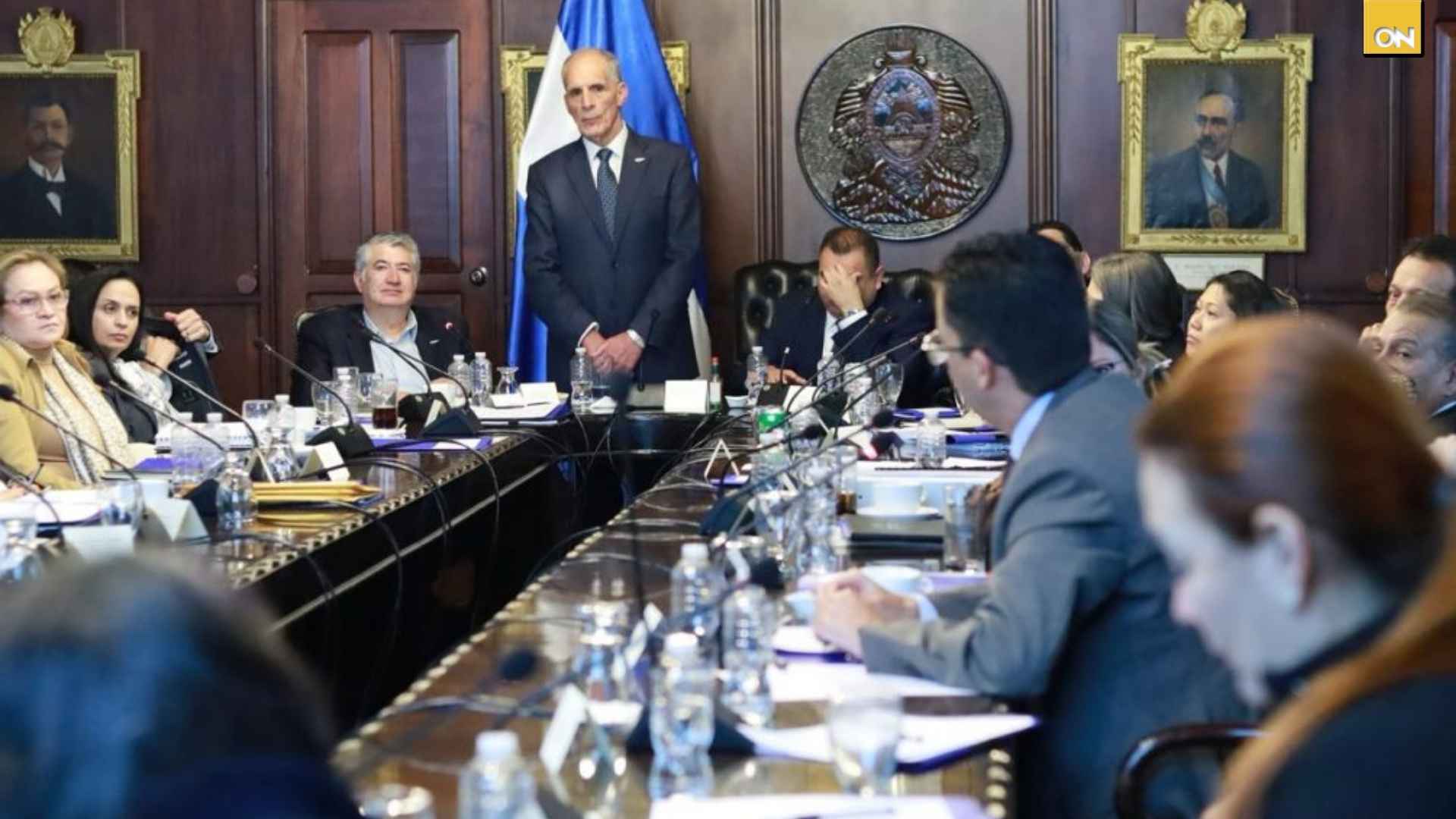 Presidente Asfura pide a su gabinete trabajar más y asegura que su gobierno será medido con resultados