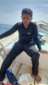 Pescador nadó nueve horas para salvar a su hijo en alta mar