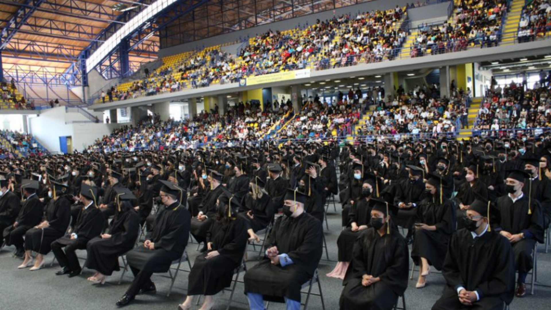 Carreras universitarias mejor pagadas en Honduras 2026: salud, tecnología y finanzas lideran el mercado laboral
