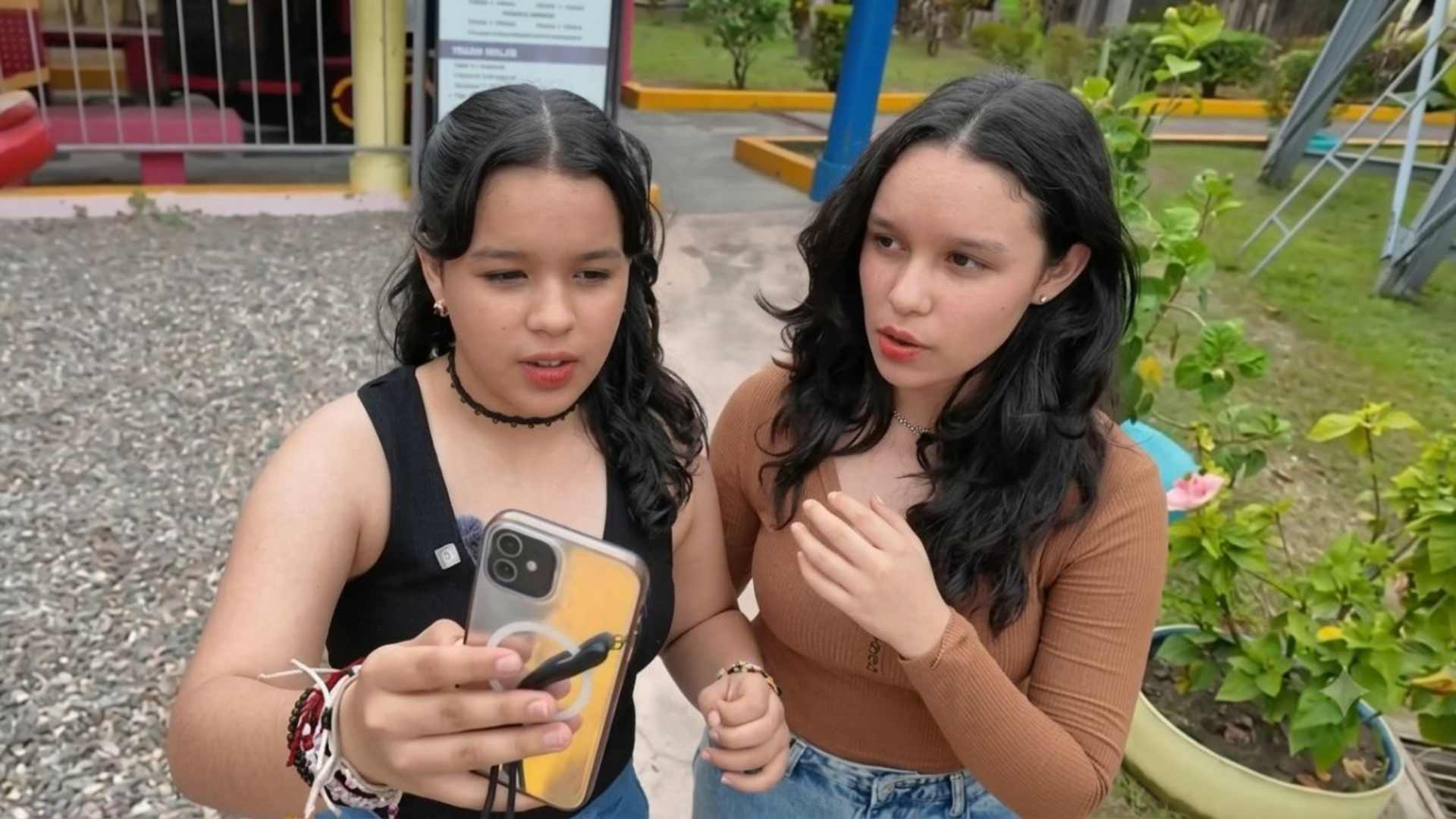 Hermanas hondureñas cantan en 25 idiomas y hablan 9: el increíble caso de Micaela y Michelle que sorprende al mundo