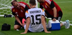 Nico Schlotterbeck Lesión Alemania