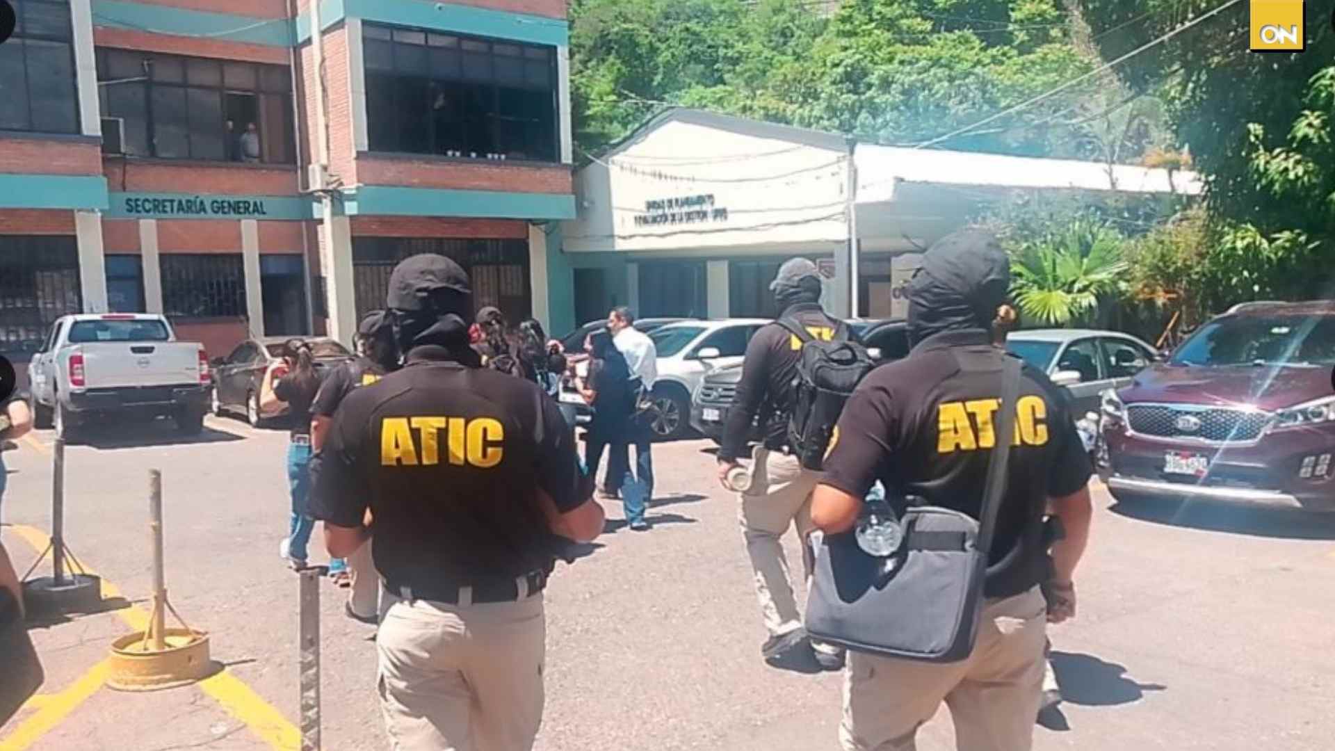 ATIC secuestra documentos en el SIT como parte de investigación sobre hospitales