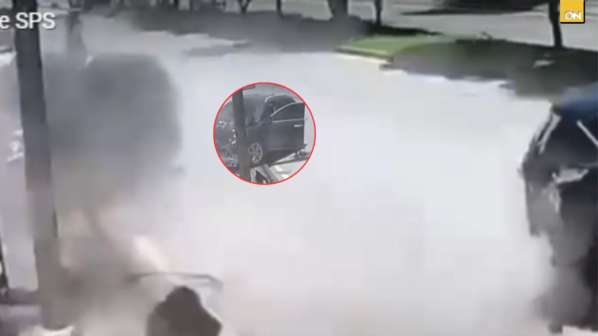 Captan fuerte accidente en San Pedro Sula; vehículo impacta contra auto estacionado