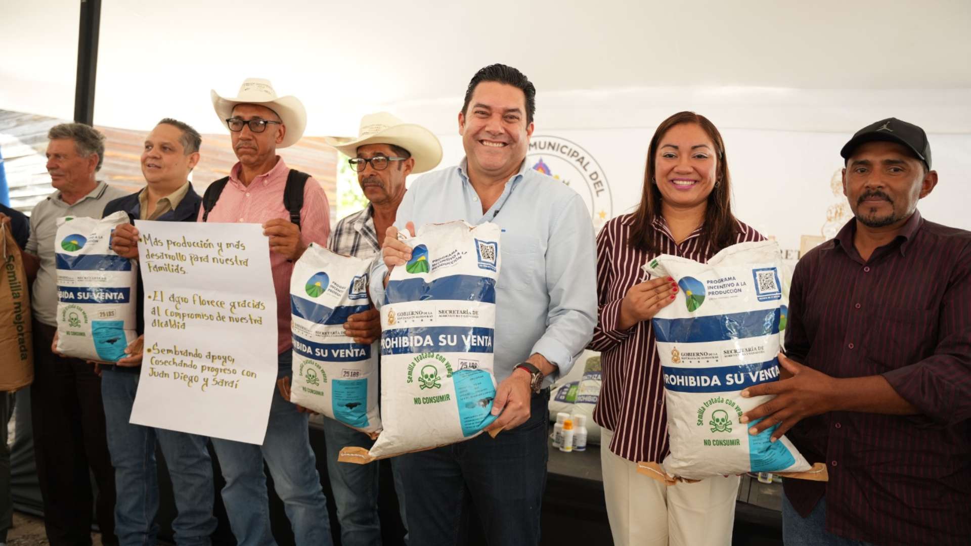 Entrega apoyo agrícola a productores del Distrito Central