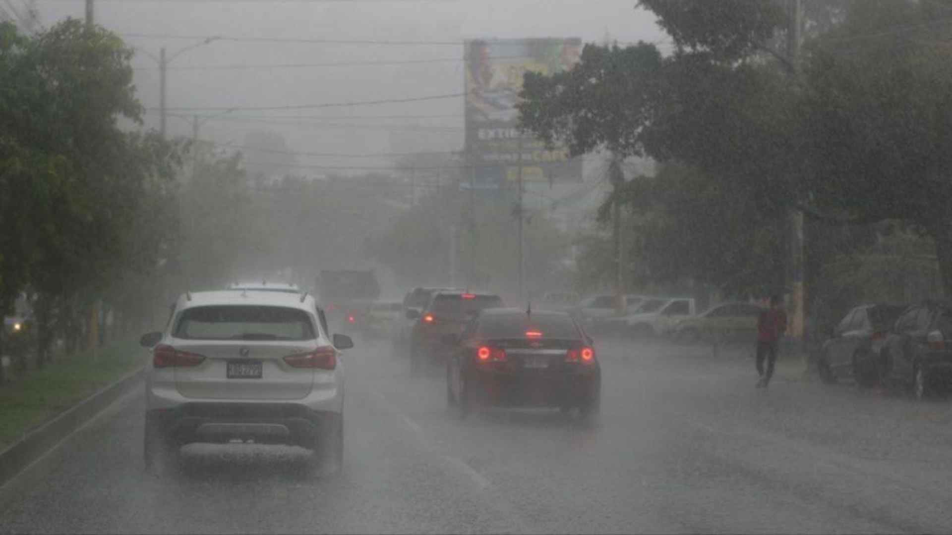 Lluvias y actividad eléctrica afectarán gran parte de Honduras este miércoles: esto recomienda Copeco