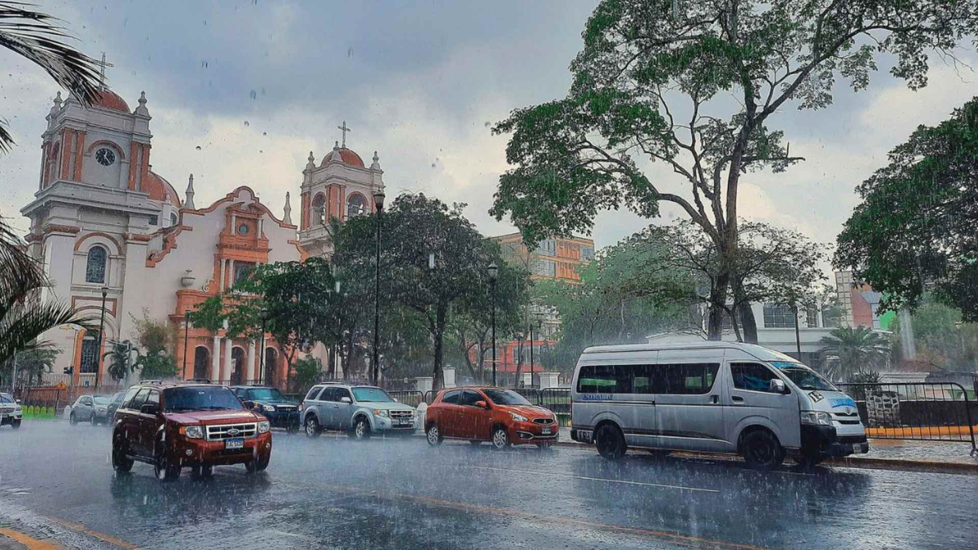 Clima en Honduras hoy: Copeco pronostica lluvias y actividad eléctrica en varias regiones este jueves