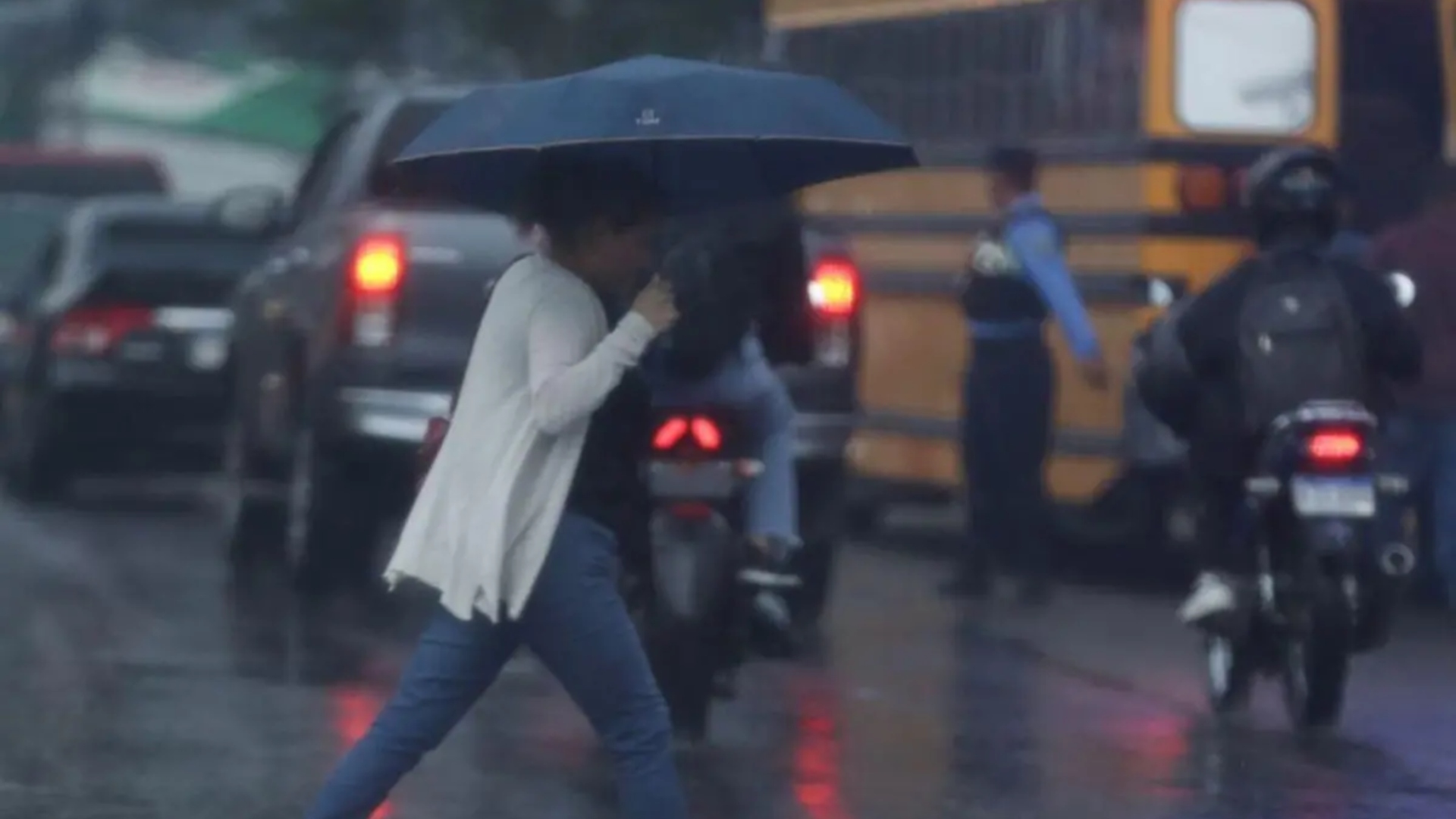 Onda tropical ingresará y dejará lluvias con actividad eléctrica en Honduras; en esta fecha revela Copeco