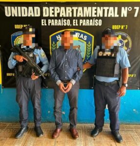 Capturan a maestro y regidor acusado de abuso contra alumna de 13 años en Danlí