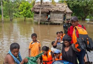 Emergencia: evacúan a 146 personas afectadas por inundaciones en Gracias a Dios