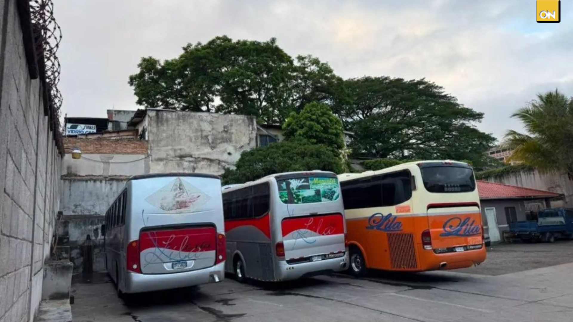 Terminal de transporte amanece resguardadas por agentes policiales después de amenazas de extorsión en Comayagüela